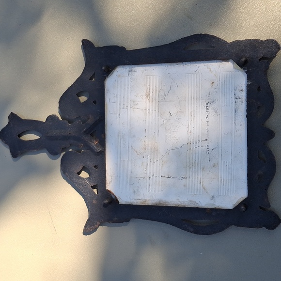 A vintage Sears mushroom cast iron trivet - Picture 2 of 4